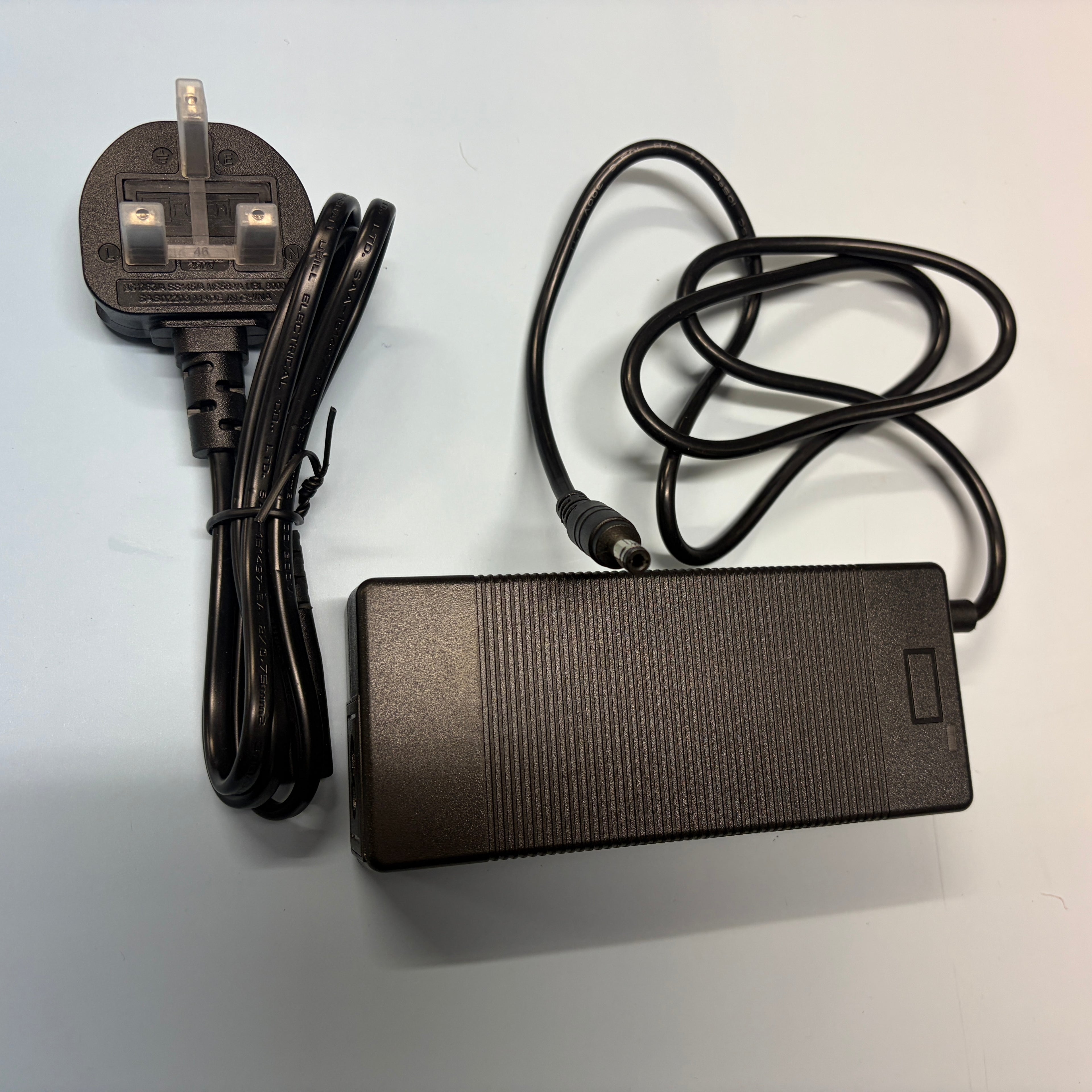 42V 2A DC Charger ;DC55*25 ， UK