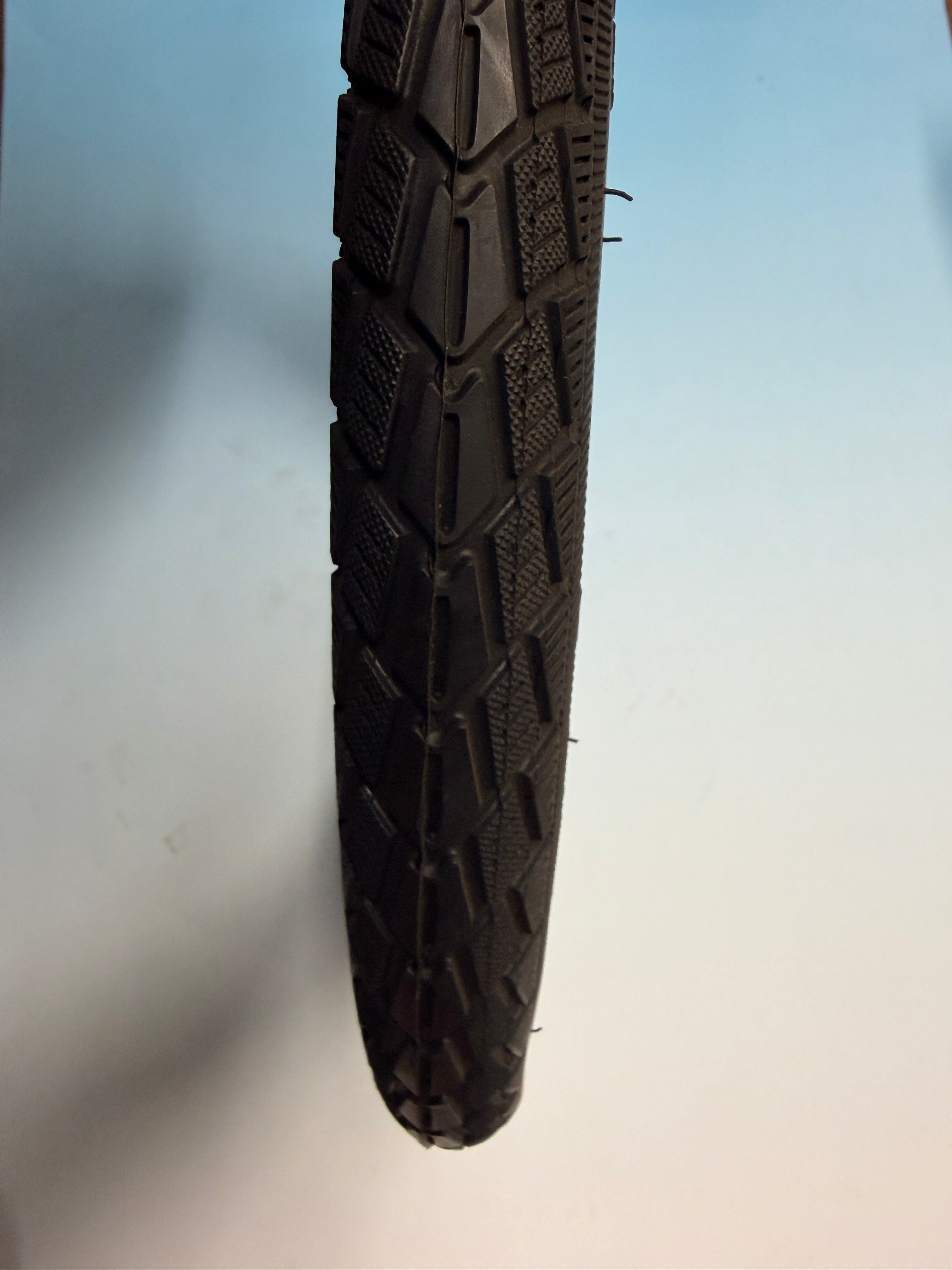 CST 16*1.75 Outer Tyre